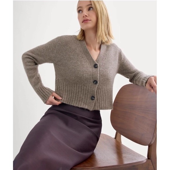 Everlane Sweaters - Everlane NWT High V Cropped Cardigan In Alpaca Taupe Melange XS
